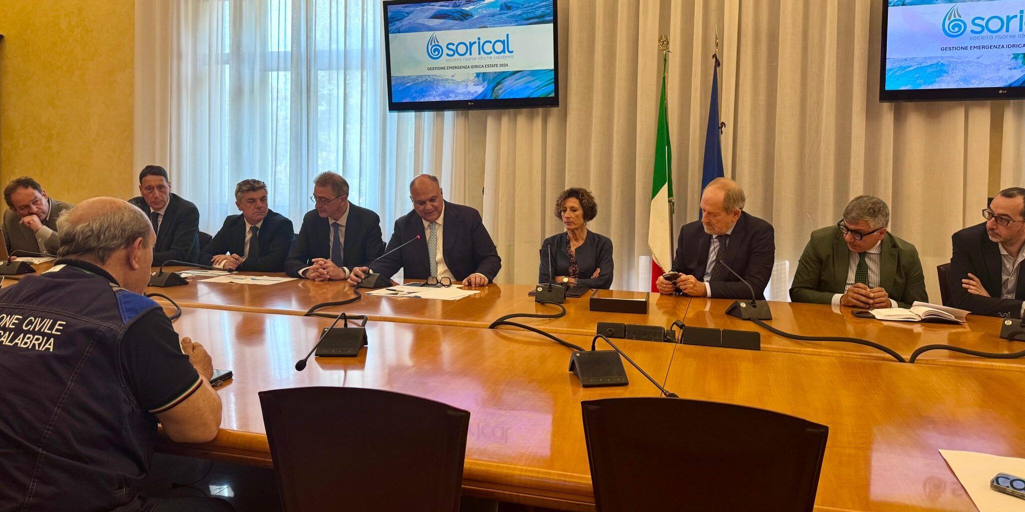 Siccità e allacci abusivi a Reggio, Regione e Prefettura in azione