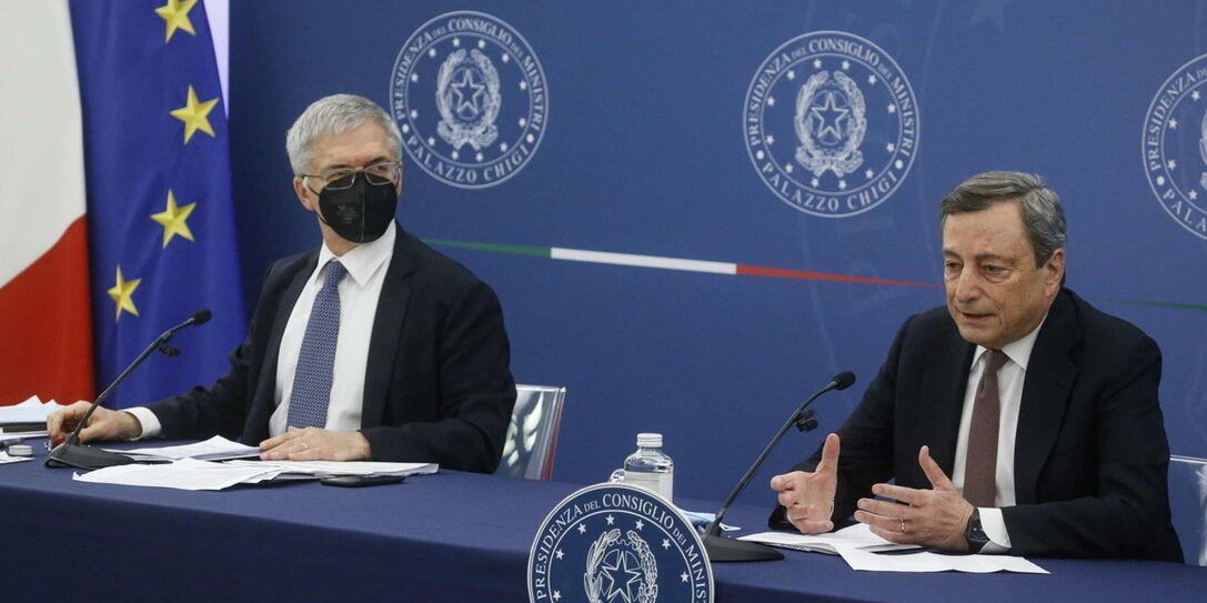 Manovra 2022, Draghi: «Legge di bilancio per la crescita, tagliamo le tasse»