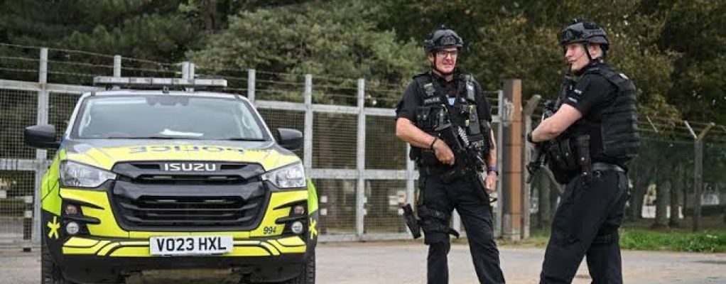 Allarme esplosivi alla base Raf, 5 arresti per terrorismo
