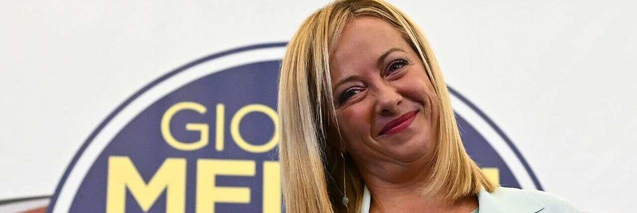 Sondaggi, premiati Giorgia Meloni e centrodestra. Male Azione