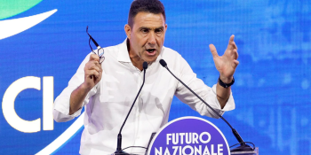 Futuro Nazionale, a Lamezia è “guerra” sui numeri. I dissidenti: «Un vergognoso teatrino». E la rivolta si allarga al Sud