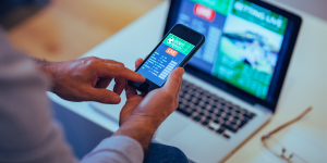 Scommesse raccolte via WhatsApp, sequestrato un centro nel cuore di Vibo