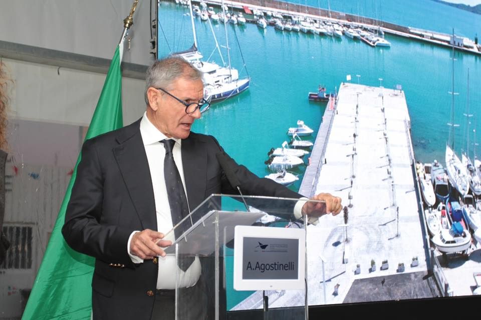 Il “nuovo” porto di Crotone e la promessa di Agostinelli: «7 milioni per riqualificare dal lungomare alla Piazzetta»