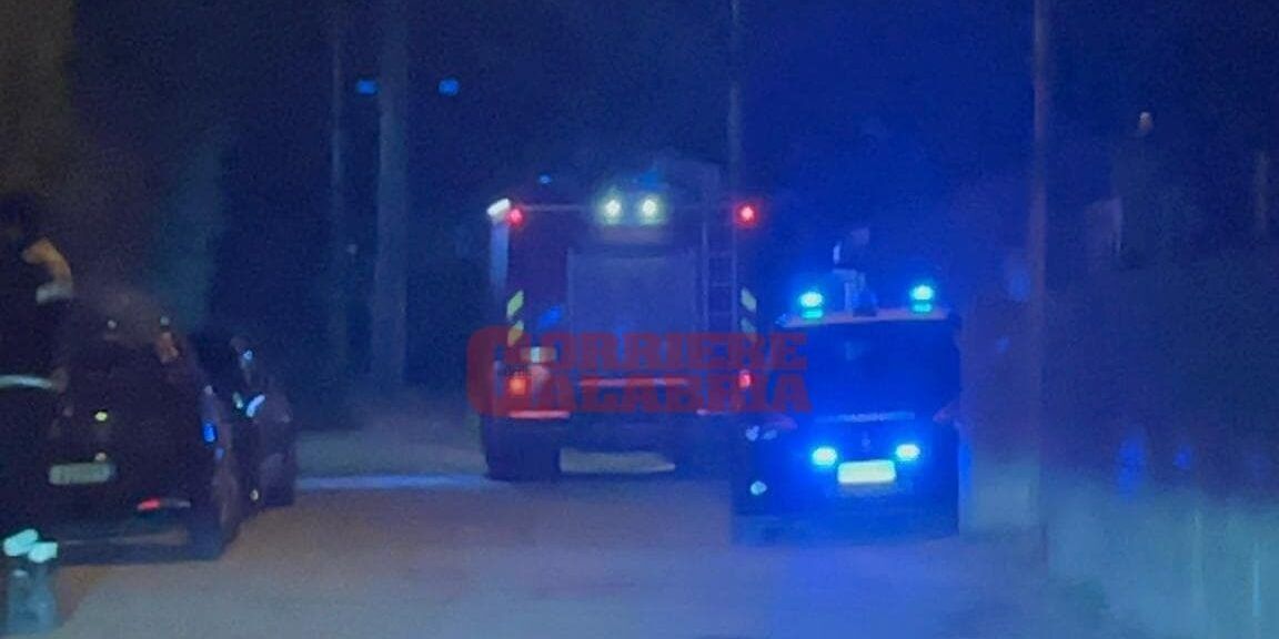 Omicidio a Bovalino, uomo ucciso a colpi di pistola. Indagini in corso