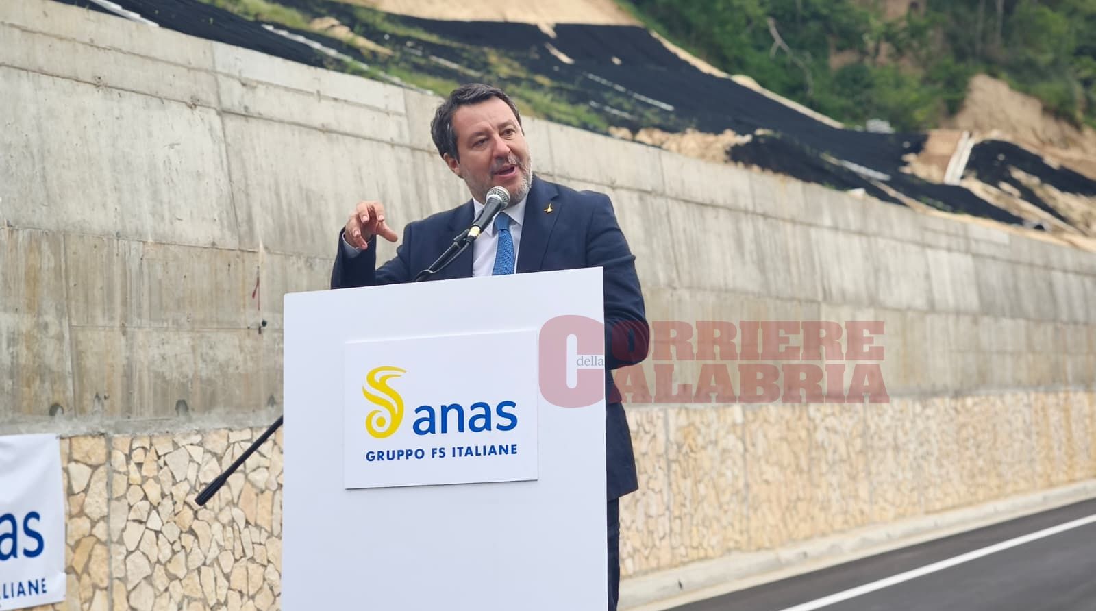 Trasversale delle Serre, Salvini “apre” il lotto dello “Scornari” (progettato 60 anni fa…): «Finiremo questa infrastruttura» – VIDEO