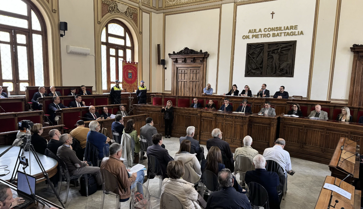 Sanità, a Reggio Calabria un consiglio comunale aperto. Falcomatà: «Non accettiamo visioni di parte» – IL DOCUMENTO