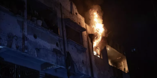 Raid di Israele su un condominio a Gaza City