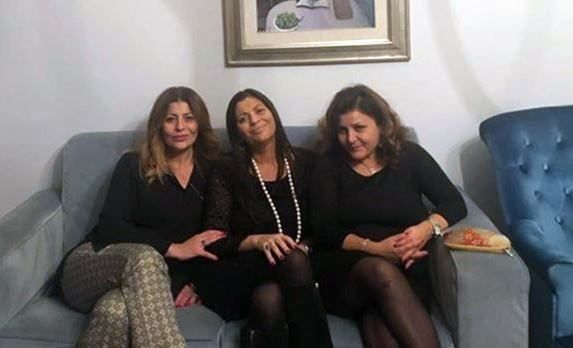 Lo sorelle Santelli replicano a Morra: «Si vergogni, tra lui e Jole c'è un abisso»