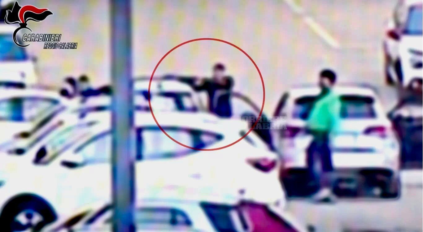 Arghillà come il far west: regolamenti di conti e scontri per strada con fucili e pistole – FOTO