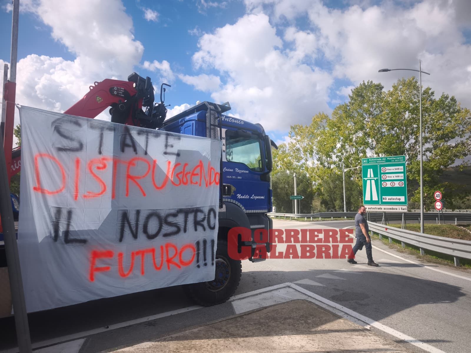 Proteste nel Vibonese, blocchi a Vazzano e Sant’Onofrio. La mobilitazione continua a oltranza – FOTO E VIDEO