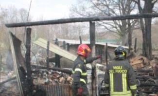 Incendio in una stalla del Vibonese, carbonizzati capi di bestiame