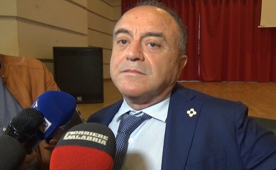 Gratteri a Cosenza: «Falcone è un fuoriclasse, dopo la sua morte sono comparsi i “Gattopardi”» – VIDEO