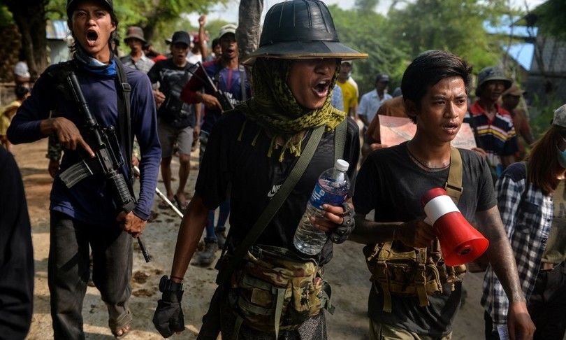Myanmar, bombardato un villaggio. Circa 100 morti