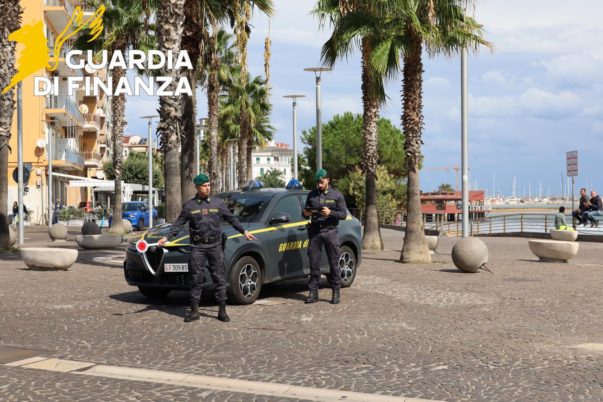 Le mani della ‘ndrangheta su noti locali del lungomare di Crotone, scatta il blitz: 3 arresti