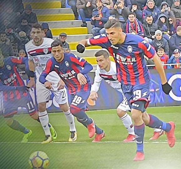 Crotone fermato dal Var: col Cagliari è 1-1
