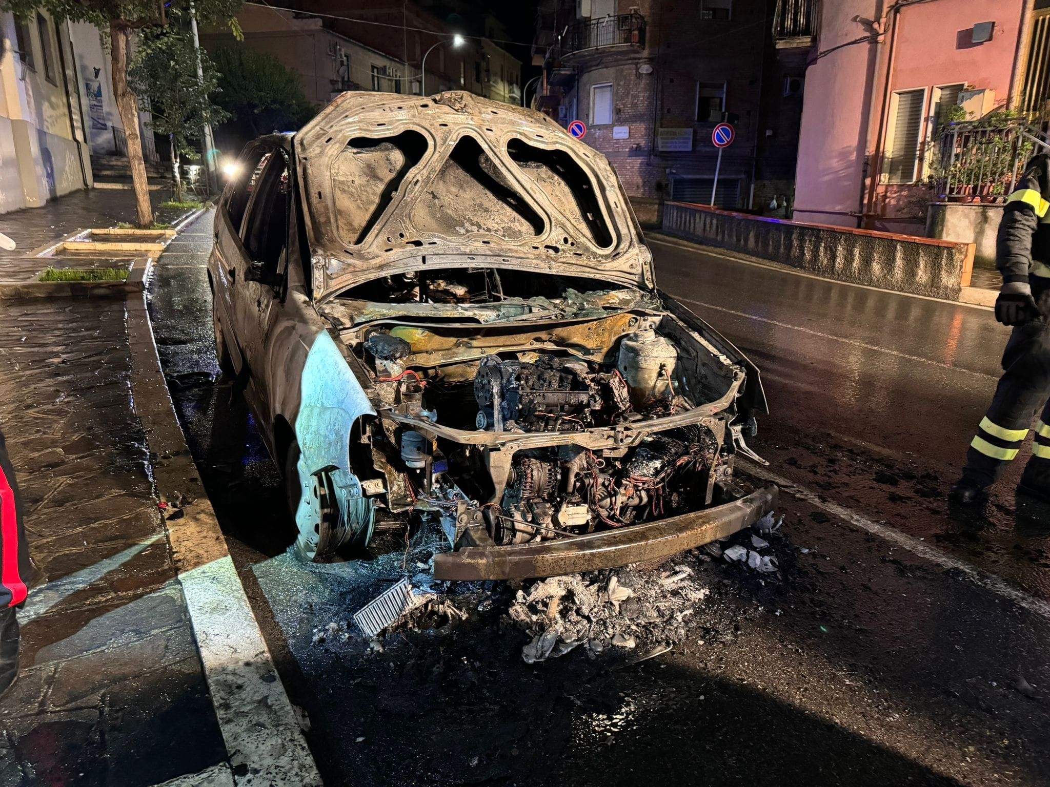 Cassano, incendiata l’auto del giornalista Luigi Cristaldi