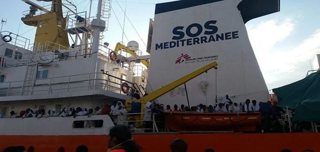 Sbarchi a Reggio, arrivati 404 migranti e 9 salme