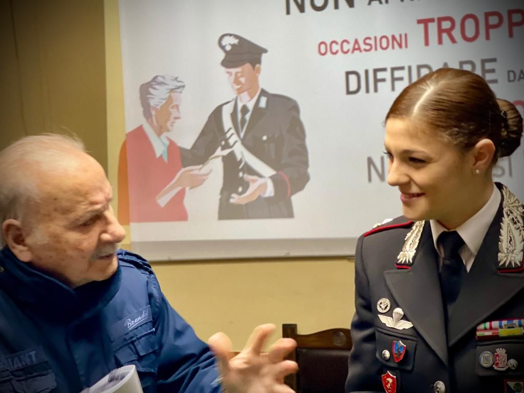 Truffe agli anziani, al via i seminari informativi nel Vibonese. Pastori: «Guardare ai carabinieri come nipoti premurosi» – FOTO