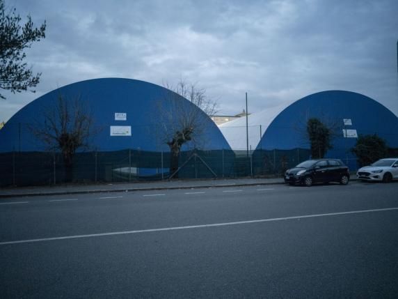 ‘Ndrangheta, il nipote del boss fa i conti sul padel a Milano: «Da ogni campo 720mila euro all’anno»