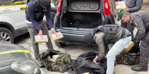 arresti gdf cocaina catania