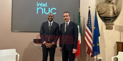 Mobilità e innovazione, Occhiuto presenta il “social taxi” per la sanità calabrese