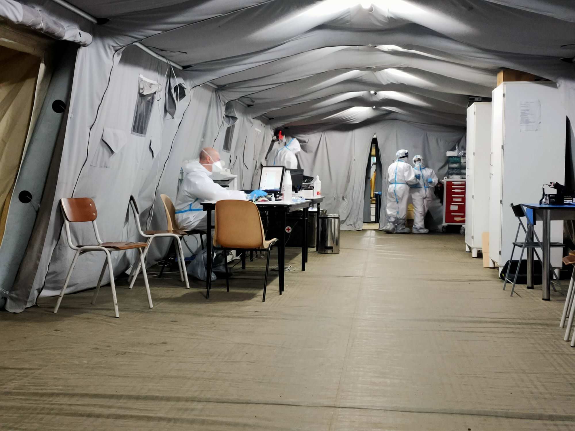 Cosenza, cinque ricoverati nell'ospedale militare. Processati 160 tamponi al giorno