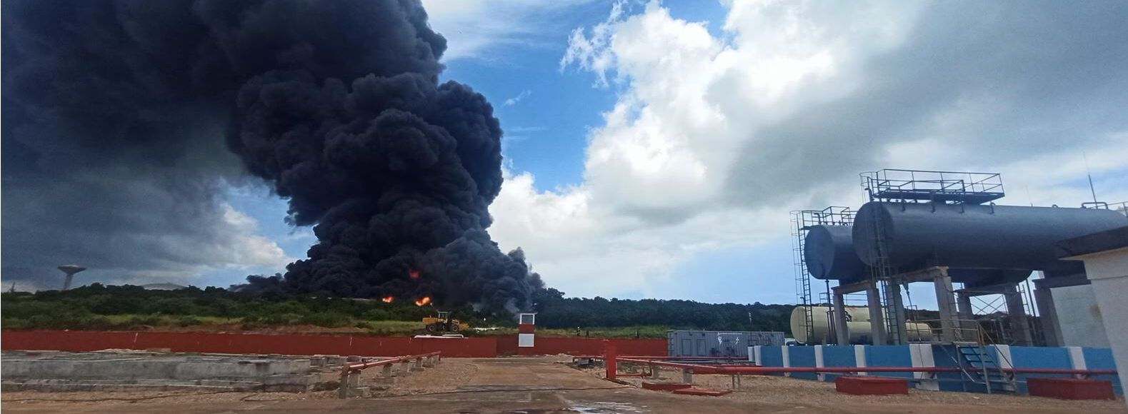 Fulmine centra deposito petrolifero a Cuba, almeno un morto e 17 dispersi