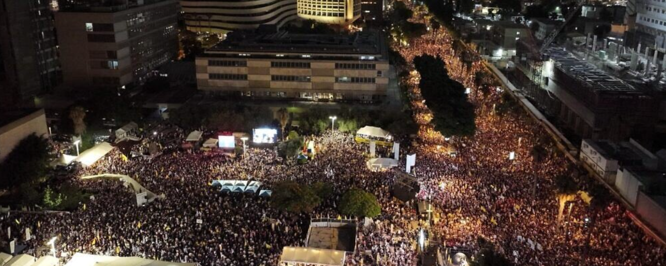 Fine della guerra e liberazione ostaggi: 500mila persone a Tel Aviv