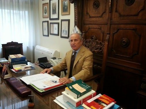 Cosenza, in sette chiedono le dimissioni di Morcavallo