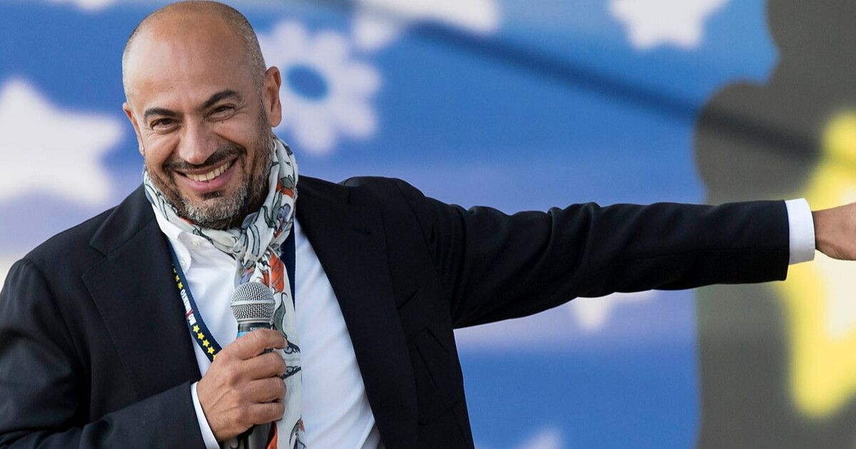 Paragone sbarca in Calabria: «Qui troppa burocrazia, aiutiamo chi produce ricchezza»