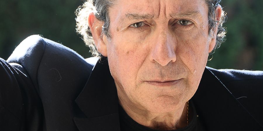 A Catanzaro la nostalgia e i sentimenti di Carlo Greco in “La terra senza”