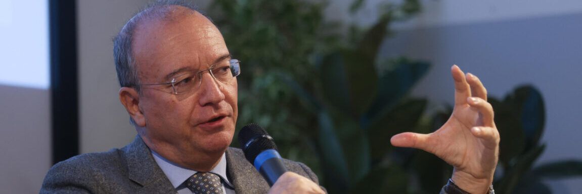 Valditara: «Servono scuole in Calabria per formare tecnici per il Ponte sullo Stretto»