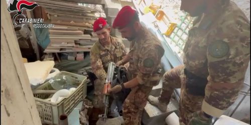 Kalashnikov marina di gioiosa jonica