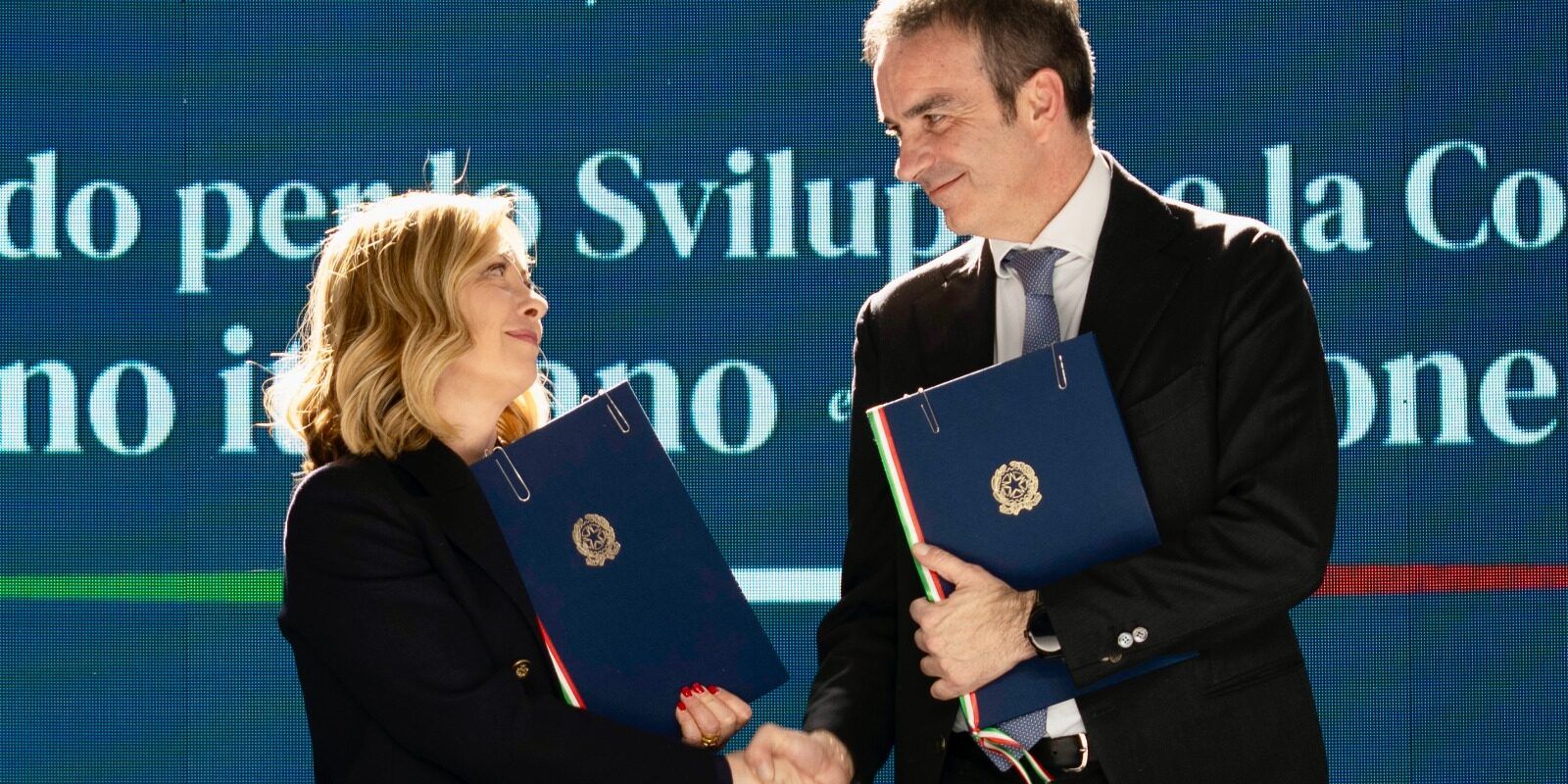 La firma dell’accordo tra Meloni e Occhiuto. Ecco a cosa servirà – VIDEO E FOTO