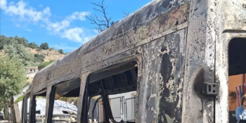 Scuolabus in fiamme a Cerchiara: nessun ferito tra gli alunni