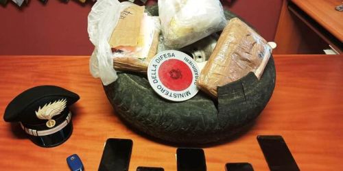 Tre donne calabresi arrestate a Messina: trasportavano 3,6 chili di cocaina