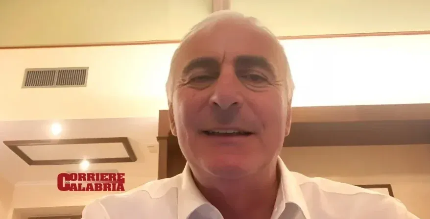 Malore improvviso in ospedale a Paola, salvato il primario Massimo Candela