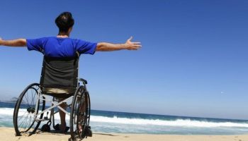 Dalla Regione 600 mila euro contro le barriere architettoniche, Calabrese: «Spiagge pubbliche accessibili a tutti»