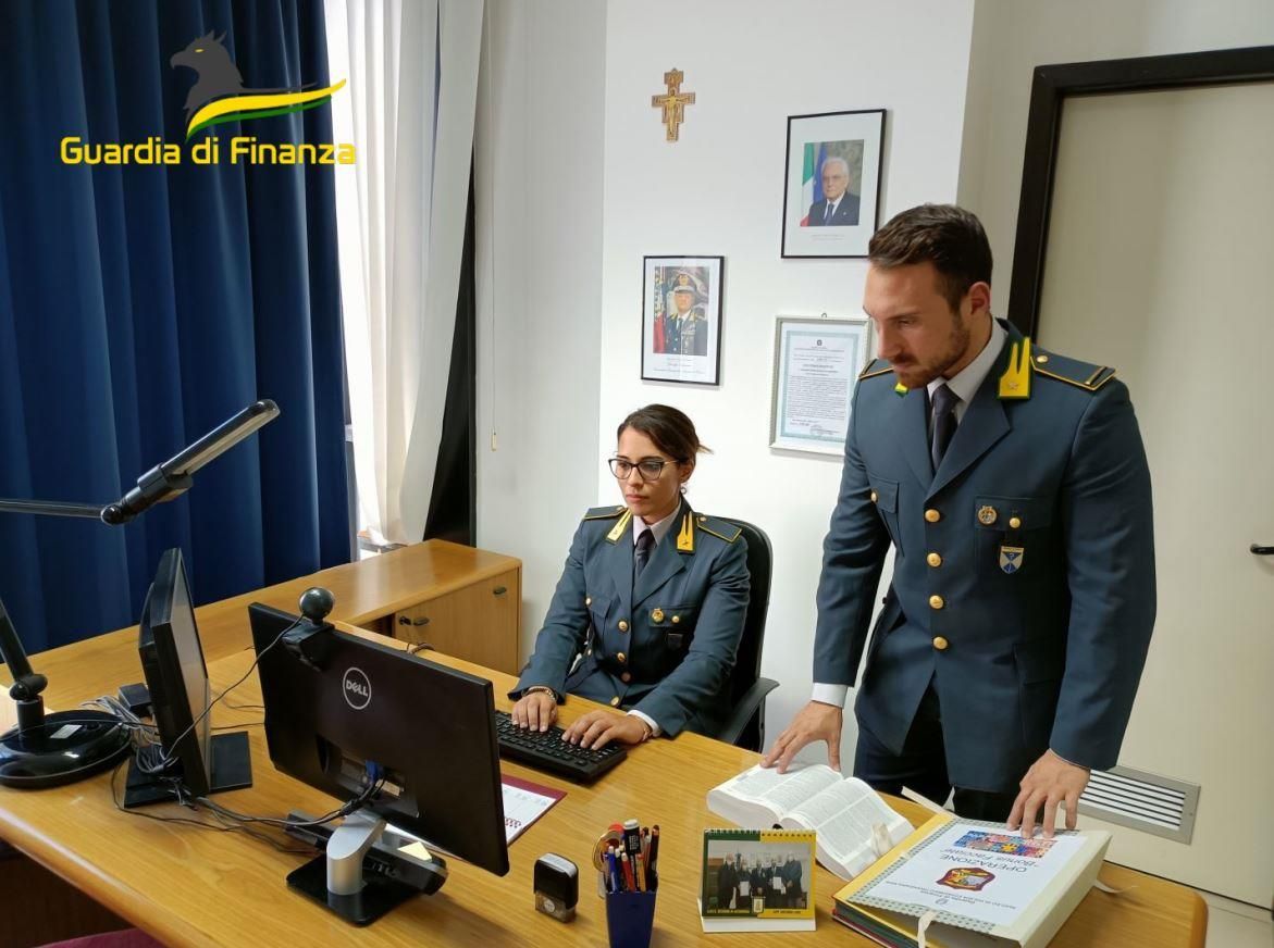 La Reggina di Gallo usò finto credito per pagare debiti, perquisizioni nella sede del club