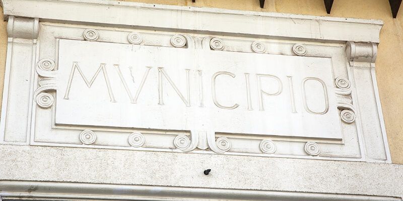 Procedure di dissesto e di riequilibrio, a livelli record la «fragilità strutturale» dei Comuni della Calabria