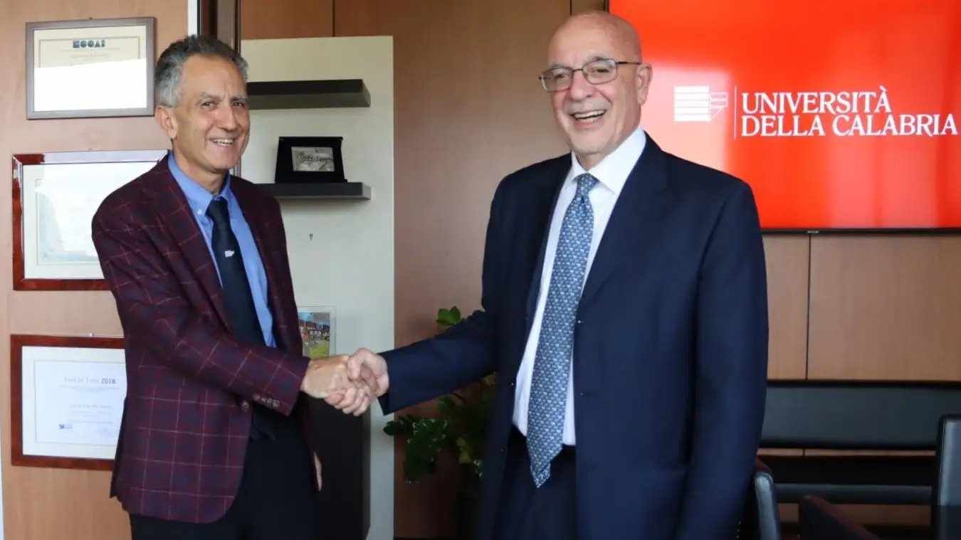 Intelligenza artificiale e malattie cardiovascolari, il luminare Ciro Indolfi sceglie l’Unical