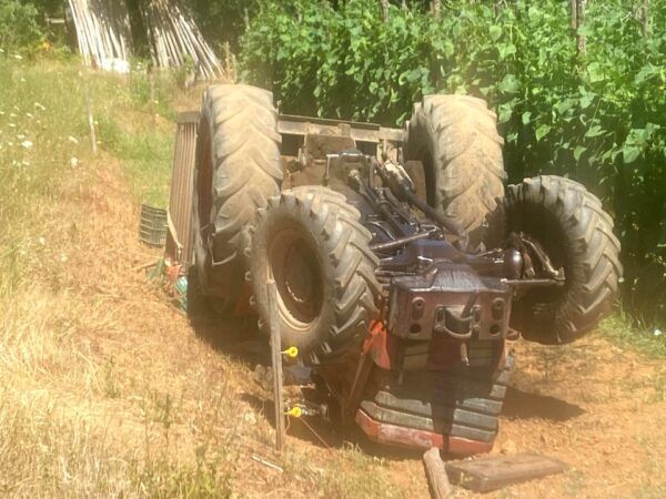 Tragedia sul lavoro nel Catanzarese, 75enne muore schiacciato dal trattore