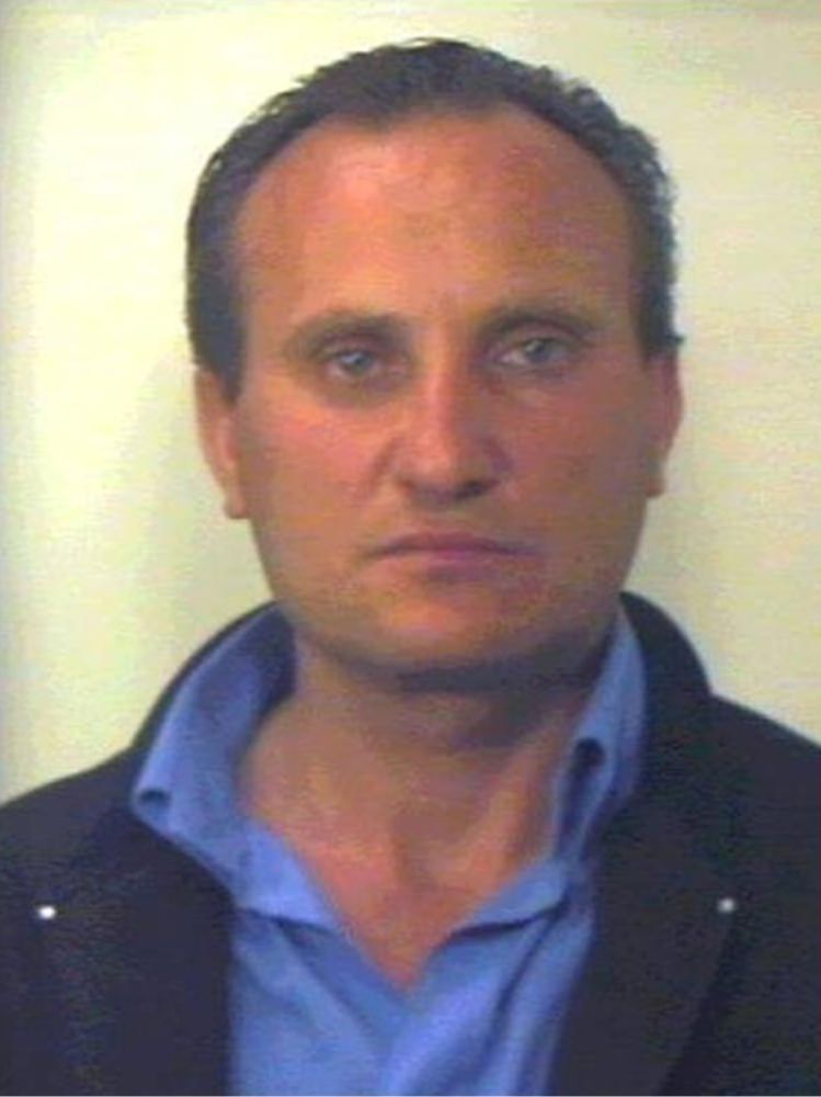 Favorirono la latitanza di Franco Presta Sei persone indagate dalla Dda di Catanzaro