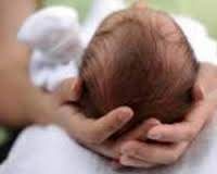 Partorisce in casa, bimbo trovato morto