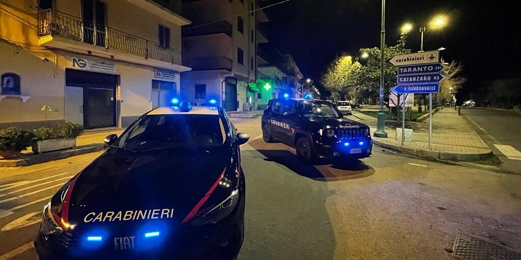 Decibel fuori controllo, denunciato il gestore di una nota discoteca a Soverato