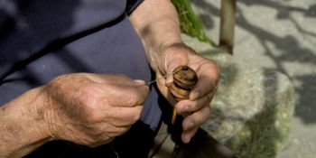 Saperi antichi per nuove soluzioni. Ricercare per riallacciare i fili