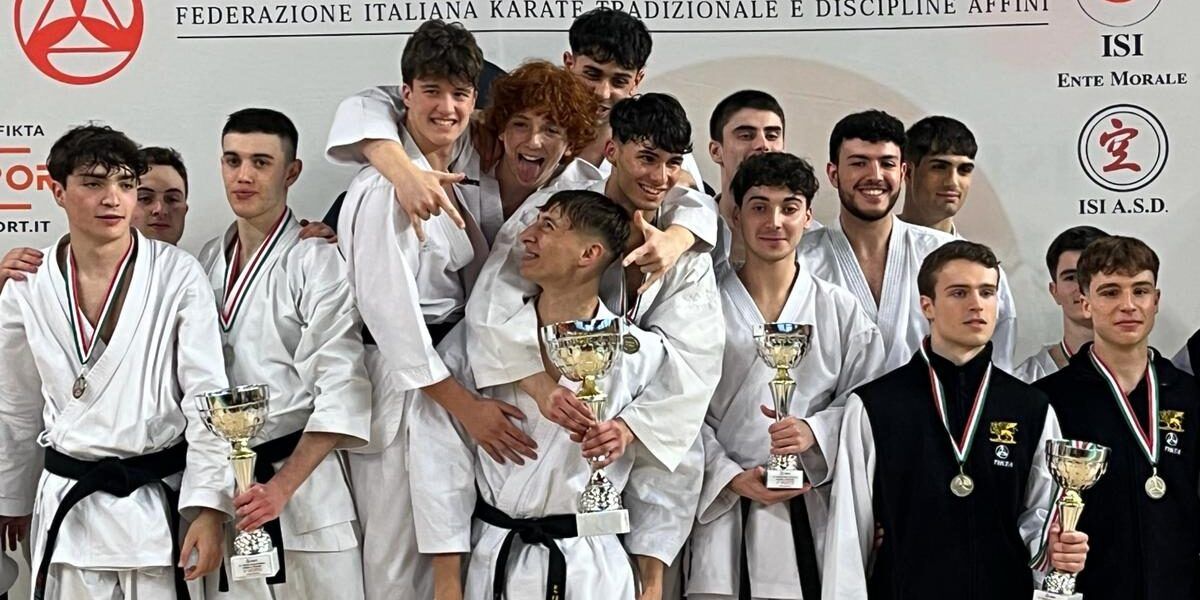 Trofeo delle Regioni, a Lucca trionfo della squadra calabrese di karate