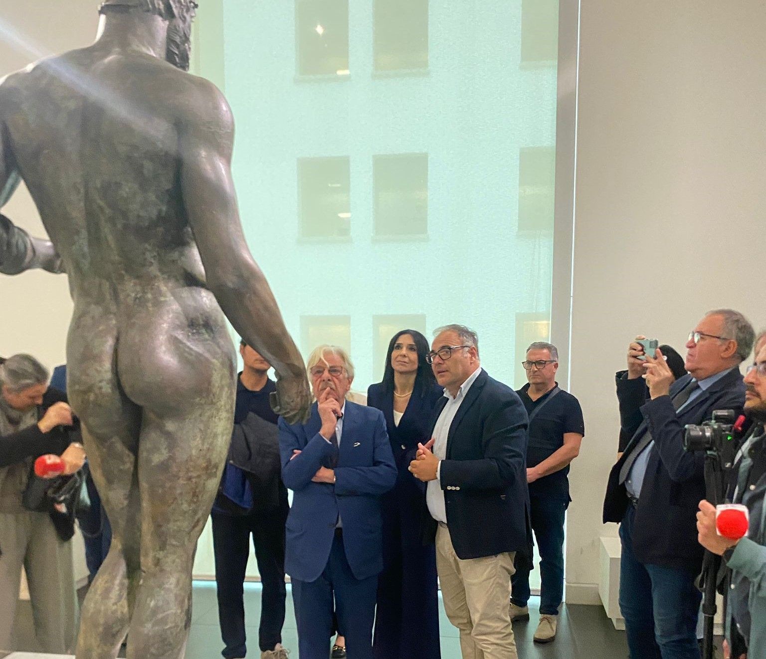 Giancarlo Giannini stregato dalla bellezza dei Bronzi di Riace: «Trasmettono la storia dell’uomo»