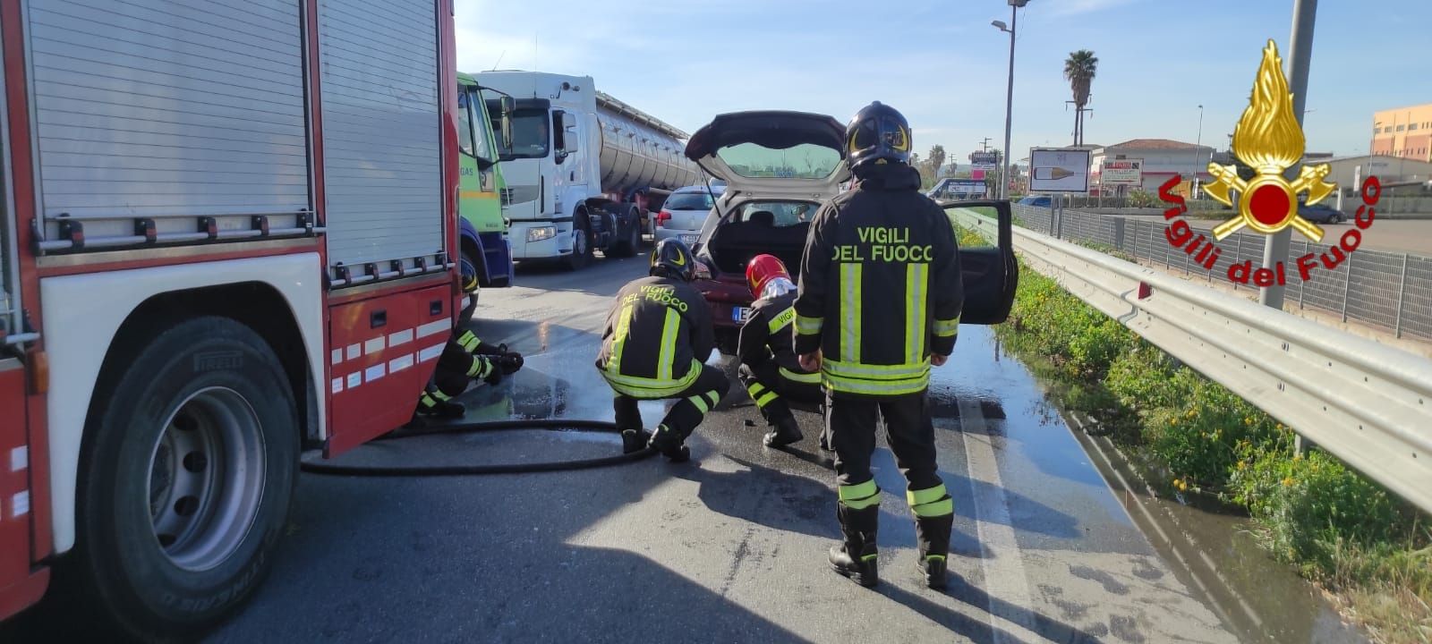 Crotone, tamponamento sulla Ss 106. Coinvolte tre auto – FOTO