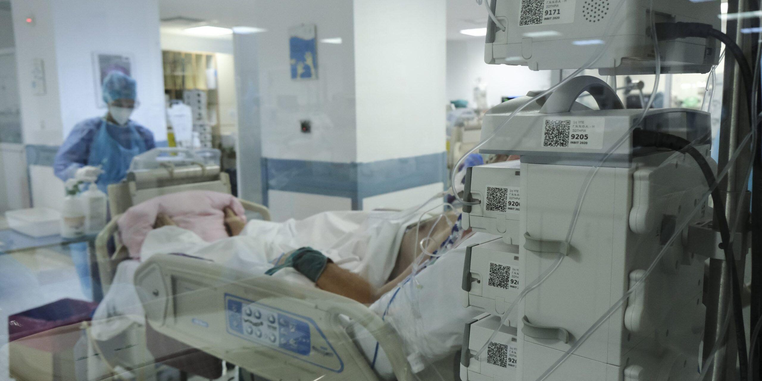 Il Covid uccide ancora in Calabria: 12 morti in 24 ore. Quasi 2mila casi – GRAFICO